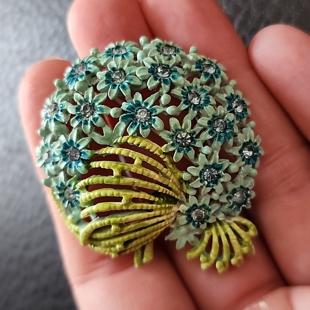 VTG Pastelli brooch
